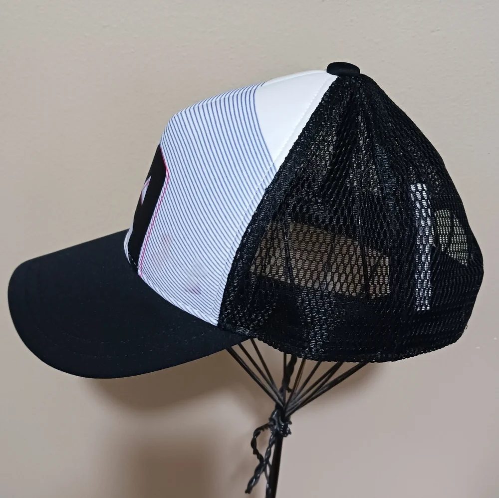Under Armour Trucker Hat Youth Cap Black White Pink Holagram Logo Velcro Strap